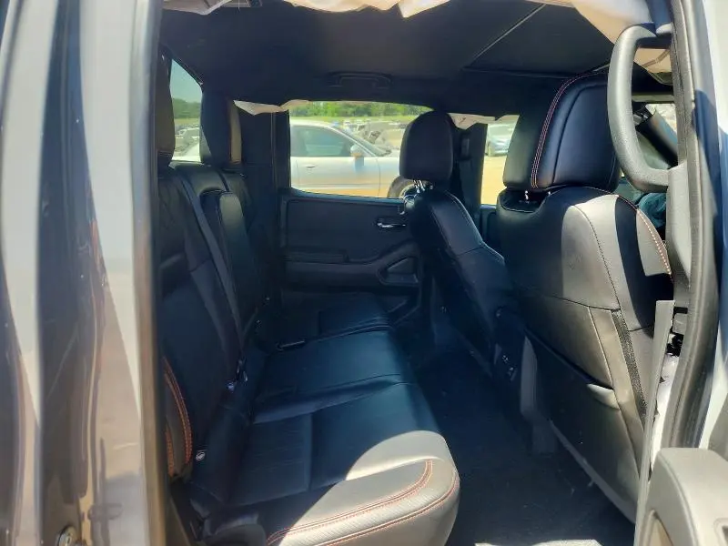 2024 NISSAN FRONTIER PRO-4X  