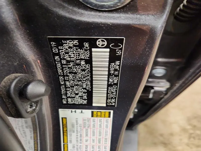 2019 TOYOTA PRIUS LE  