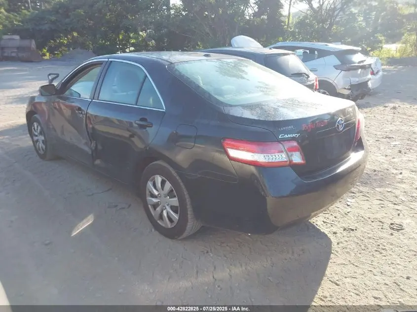 2011 TOYOTA CAMRY LE