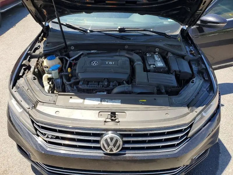 2017 VOLKSWAGEN PASSAT R-LINE  