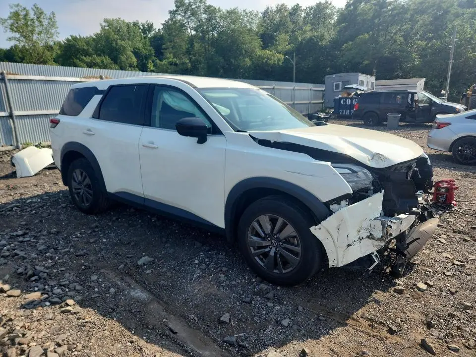 2024 NISSAN PATHFINDER S  