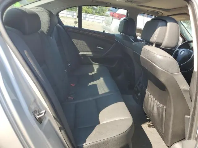 2010 BMW 528 XI  