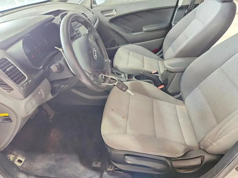 2017 KIA FORTE LX  