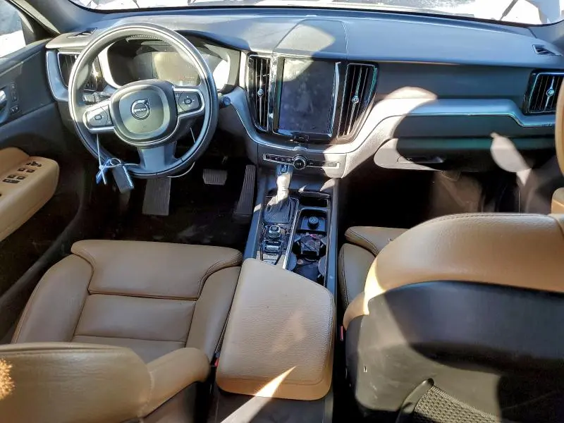 2019 VOLVO XC60 T5 MOMENTUM  