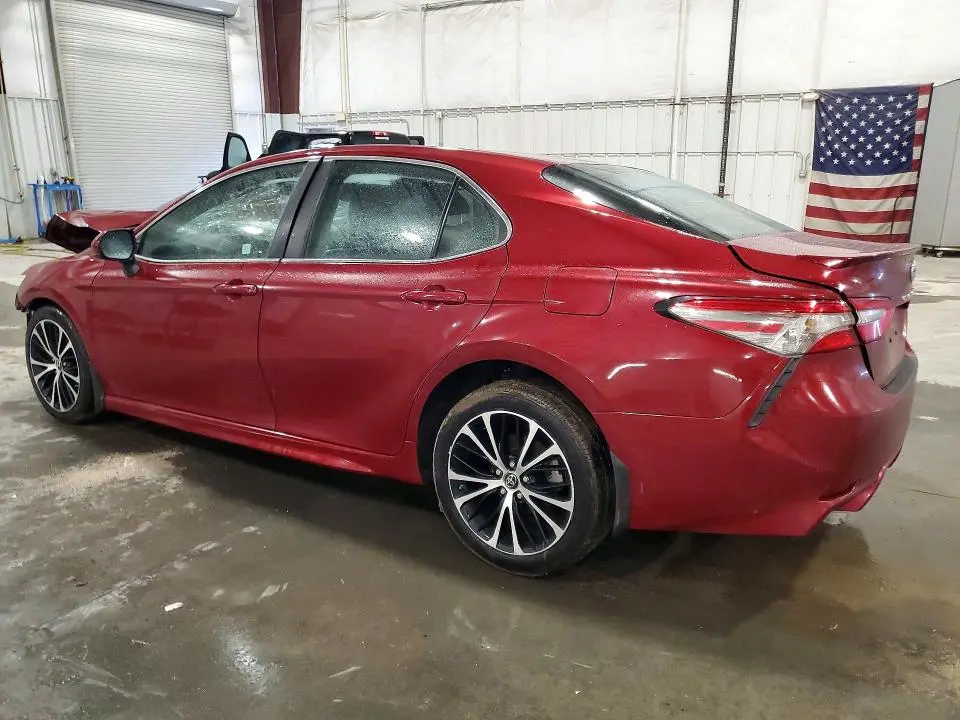 2018 TOYOTA CAMRY SE  