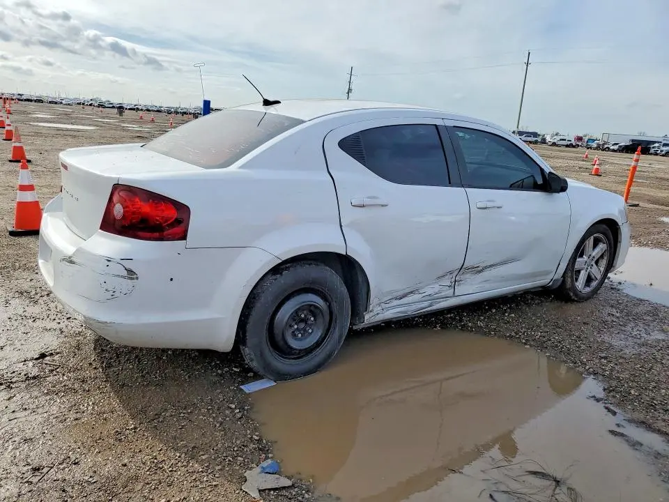 2013 DODGE AVENGER SE  