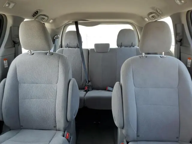 2018 TOYOTA SIENNA L  