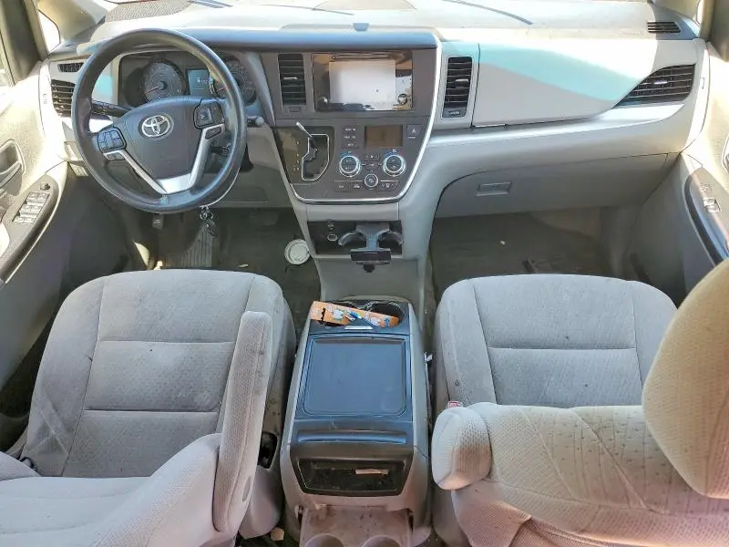 2016 TOYOTA SIENNA LE  