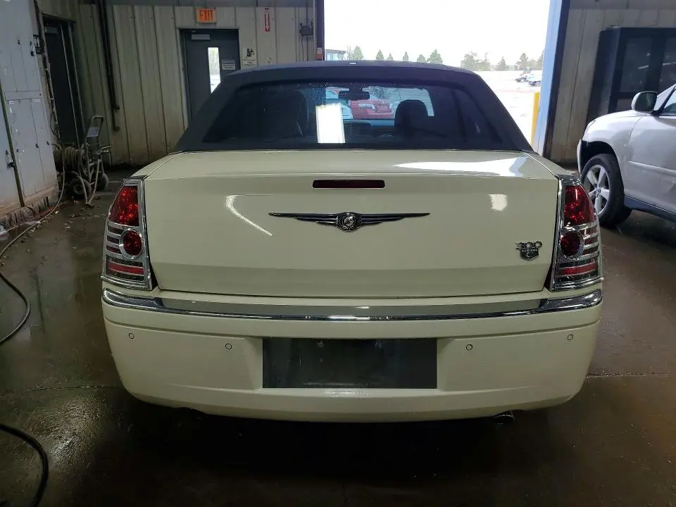 2010 CHRYSLER 300C   