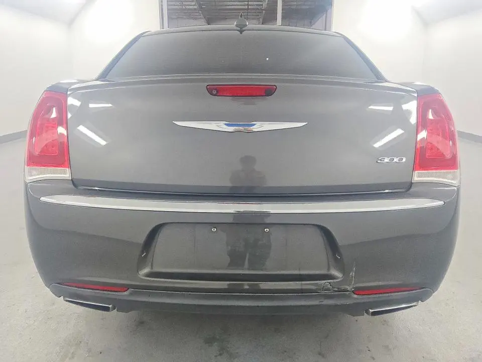 2018 CHRYSLER 300 LIMITED  