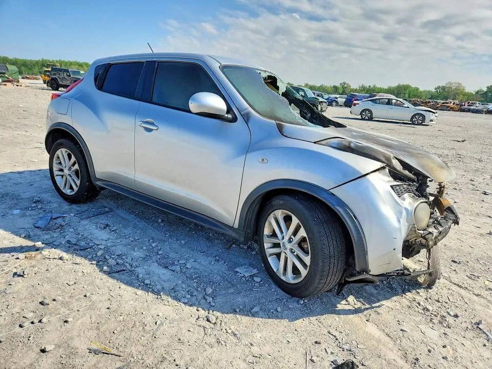 2013 NISSAN JUKE S  