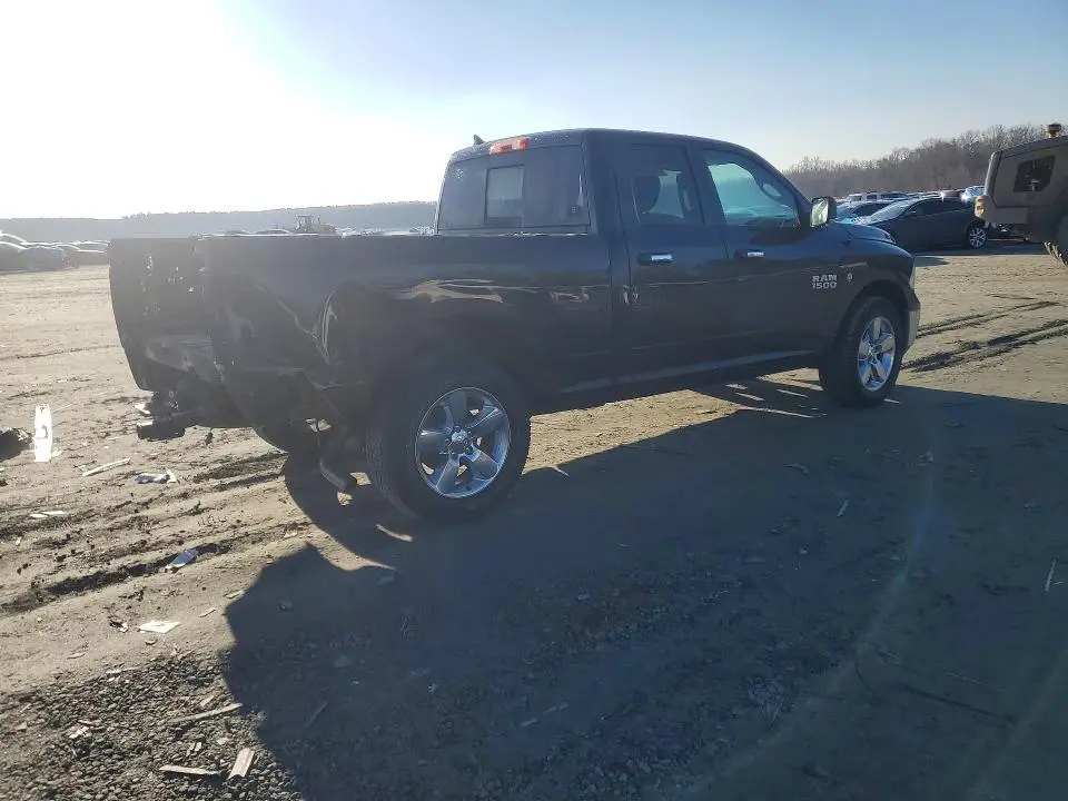 2018 RAM 1500 SLT  