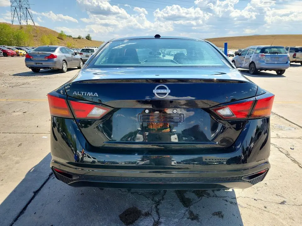 2025 NISSAN ALTIMA SV  