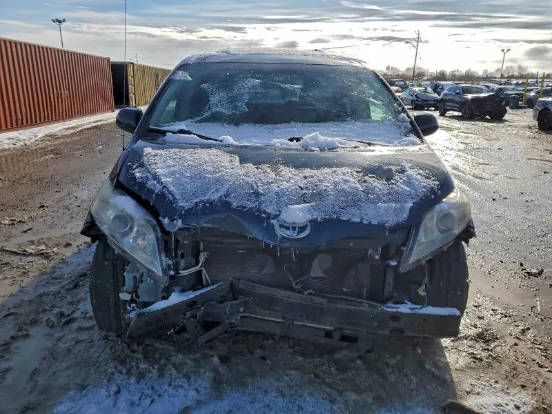 2011 TOYOTA SIENNA XLE  