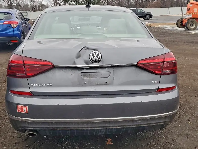 2018 VOLKSWAGEN PASSAT SE  