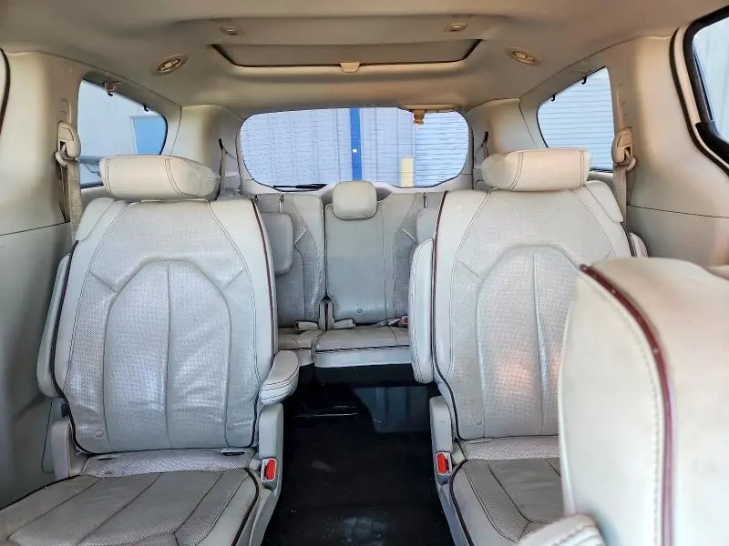 2017 CHRYSLER PACIFICA LIMITED  