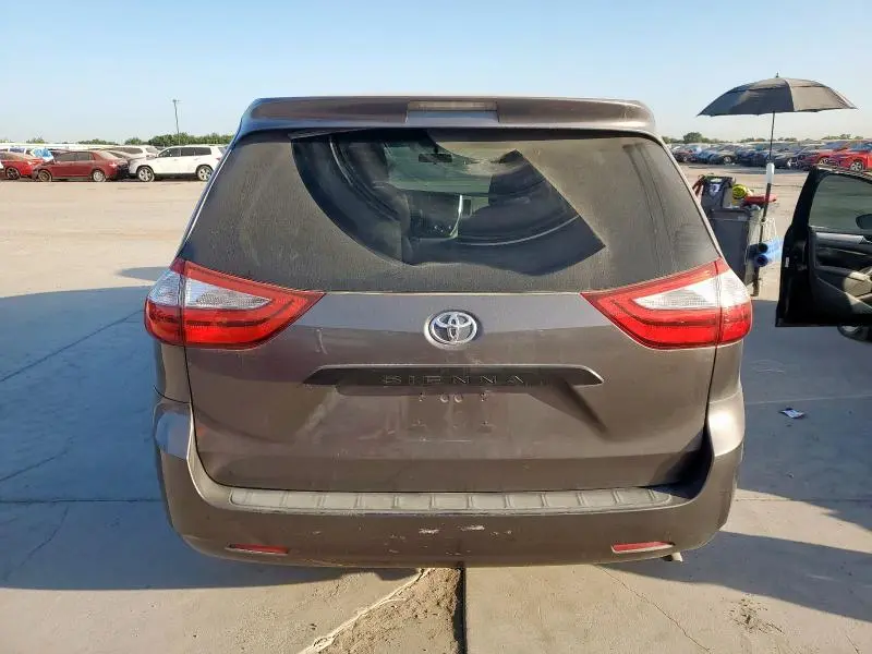 2015 TOYOTA SIENNA   