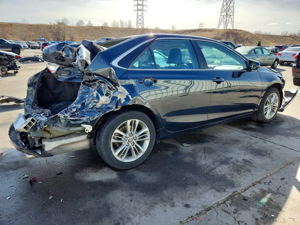 2016 TOYOTA CAMRY SE  