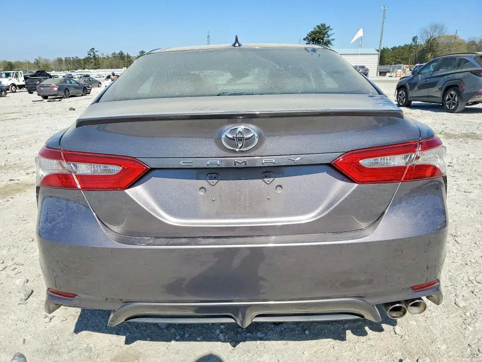 2019 TOYOTA CAMRY SE  