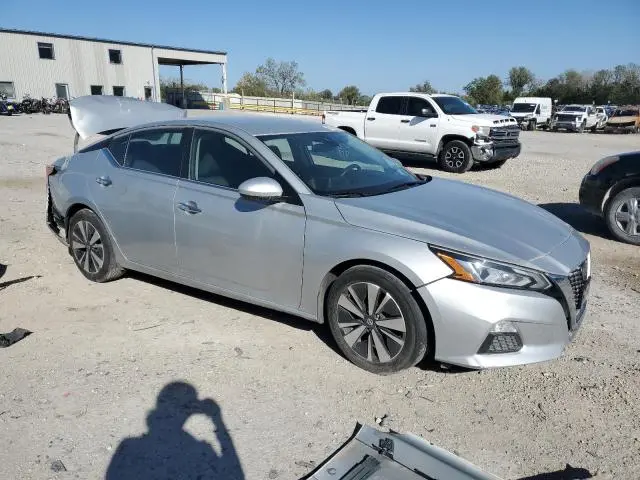 2022 NISSAN ALTIMA SV  