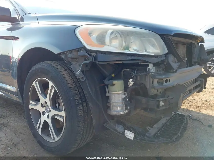 2014 VOLVO XC60 T6 R-DESIGN
