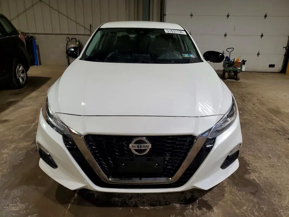 2022 NISSAN ALTIMA SR  