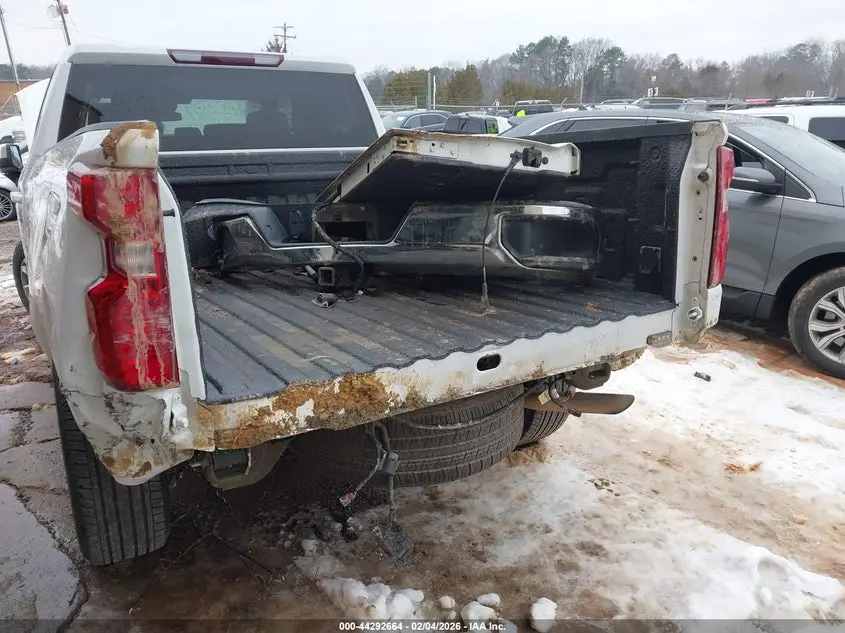 2023 CHEVROLET SILVERADO 1500 2WD  STANDARD BED LT