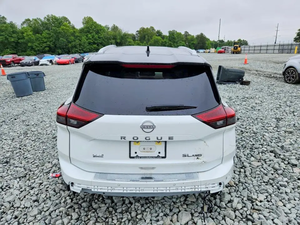 2024 NISSAN ROGUE SL  