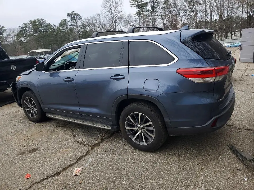 2018 TOYOTA HIGHLANDER SE  