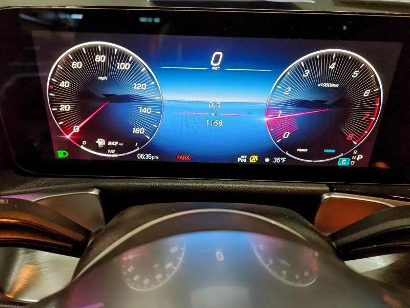 2026 MERCEDES-BENZ GLB 250 4MATIC  