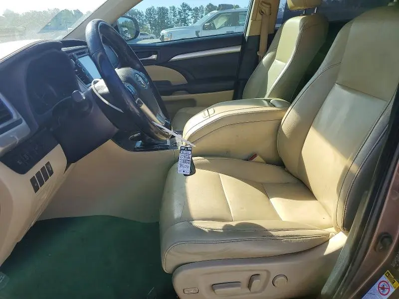 2019 TOYOTA HIGHLANDER XLE  