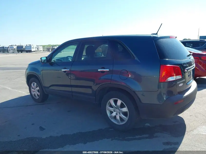 2011 KIA SORENTO LX