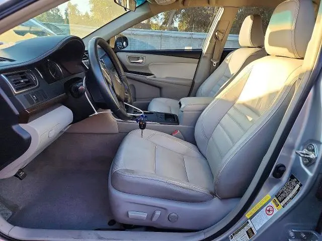 2016 TOYT CAMRY XLE  