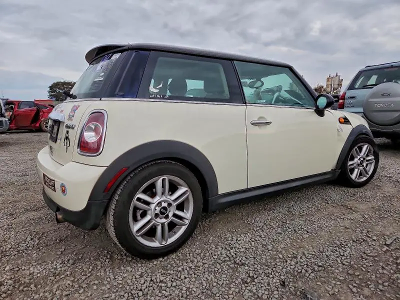 2012 MINI COOPER   