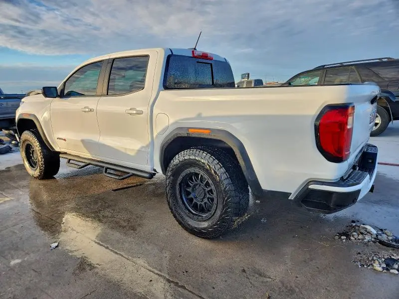 2023 GMC CANYON AT4  