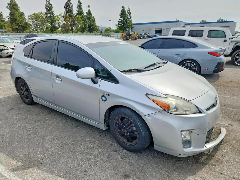 2011 TOYOTA PRIUS THREE  