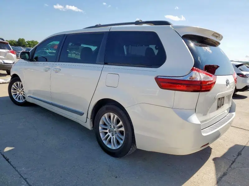 2015 TOYOTA SIENNA XLE  