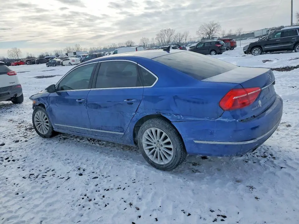 2016 VOLKSWAGEN PASSAT SE  