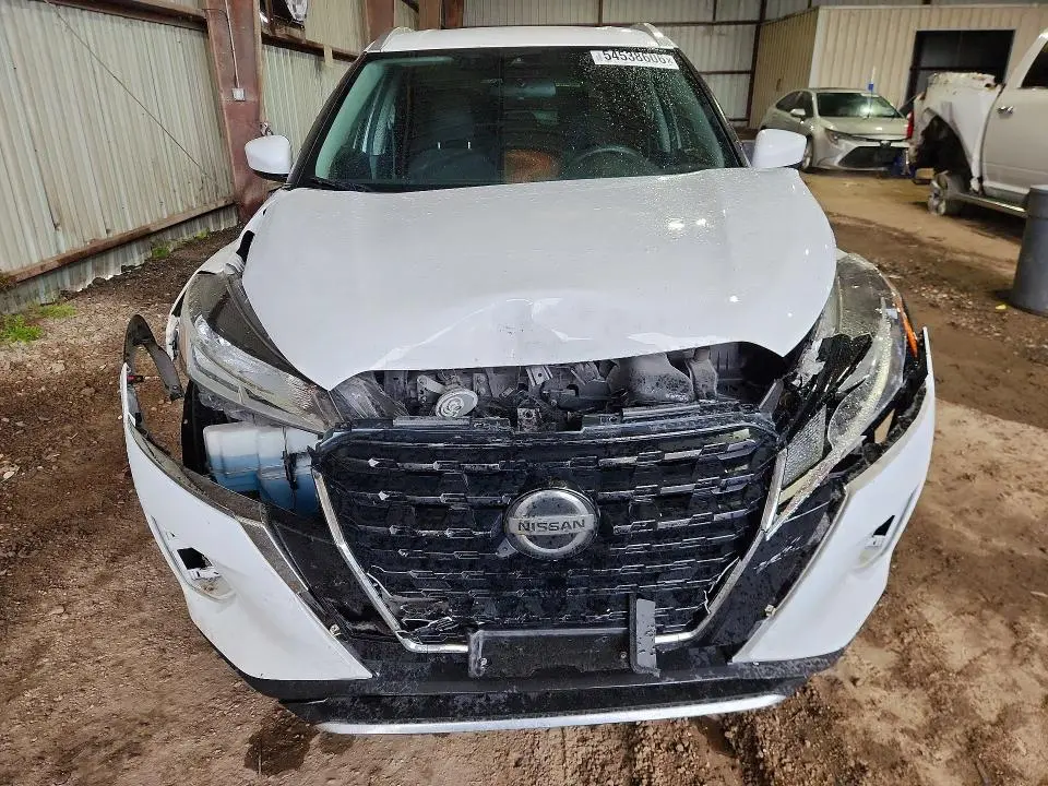 2021 NISSAN KICKS SV  