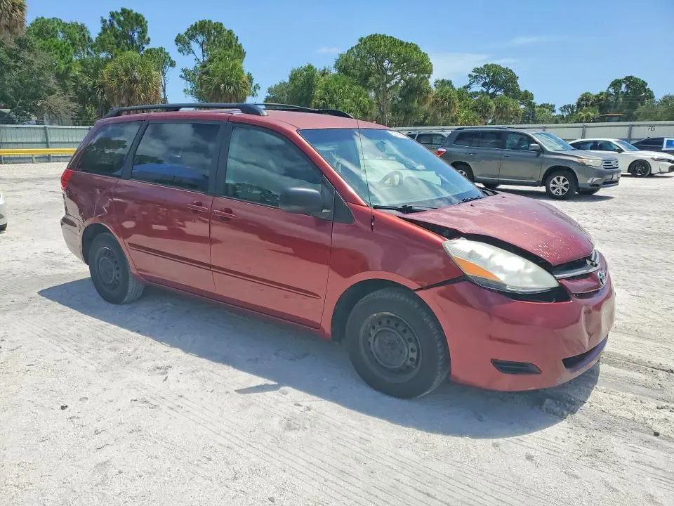 2010 TOYOTA SIENNA LE 7-PASSENGER  