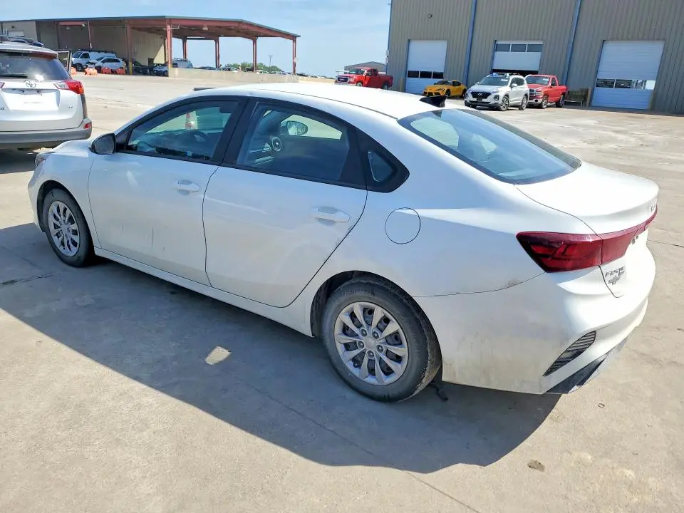 2023 KIA FORTE LX  