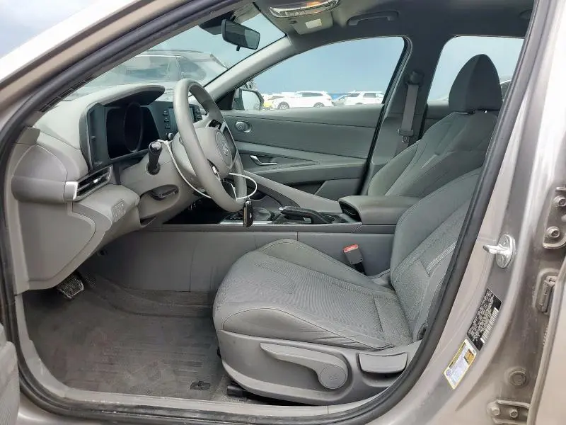 2023 HYUNDAI ELANTRA SE  