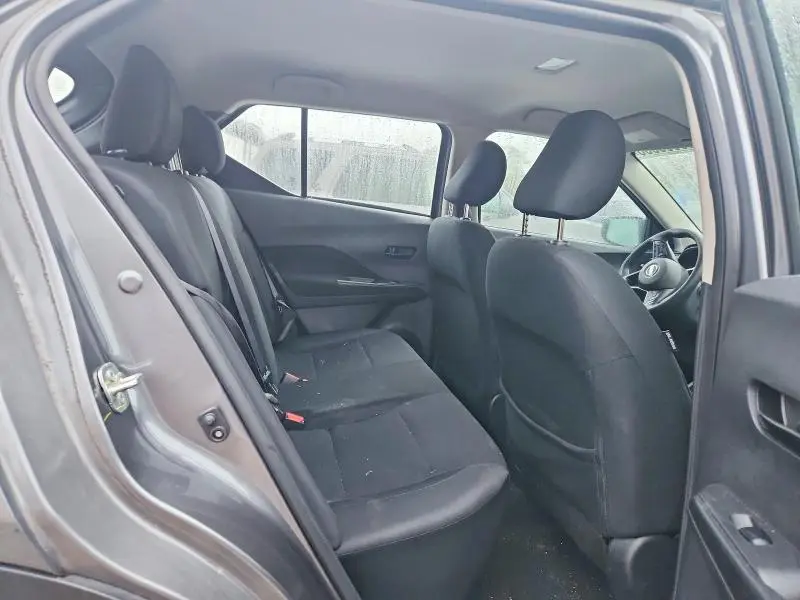 2023 NISSAN KICKS S  