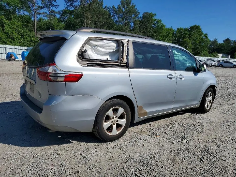 2015 TOYOTA SIENNA LE  