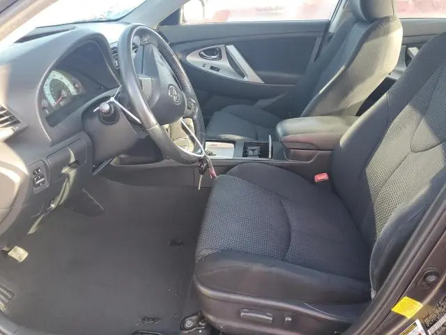 2011 TOYOTA CAMRY SE  