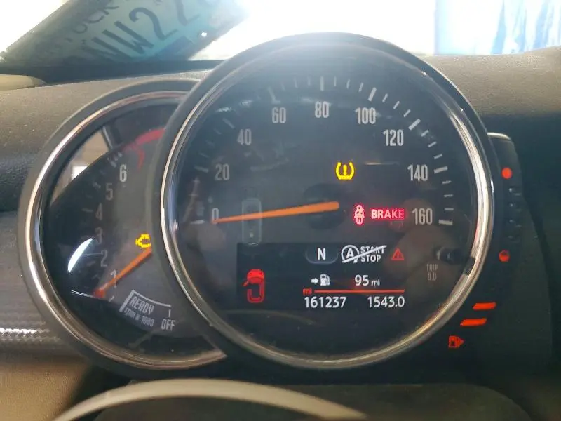 2017 MINI COOPER   