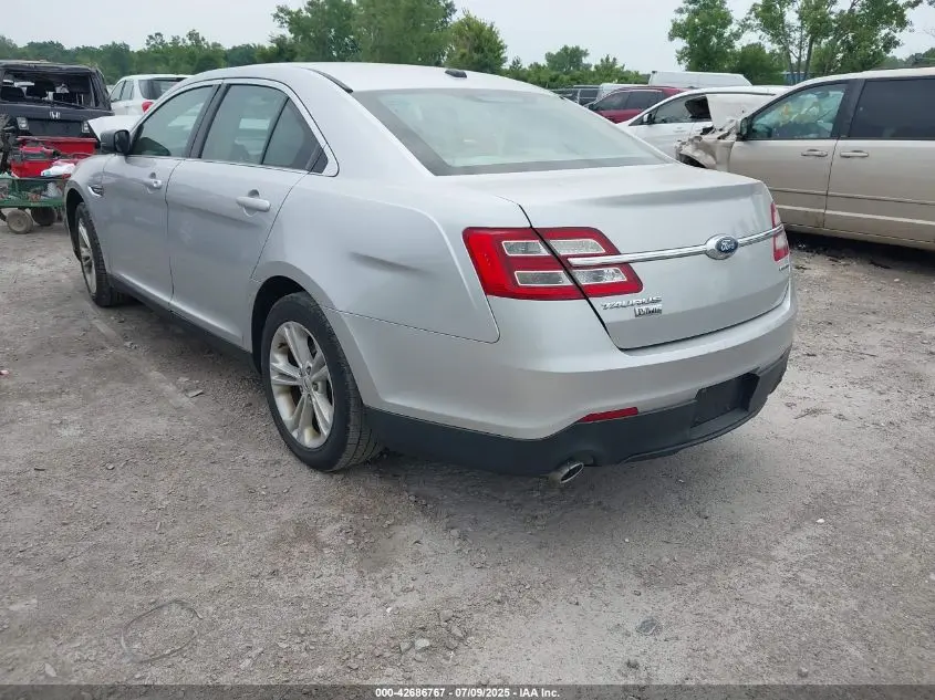 2015 FORD TAURUS SE