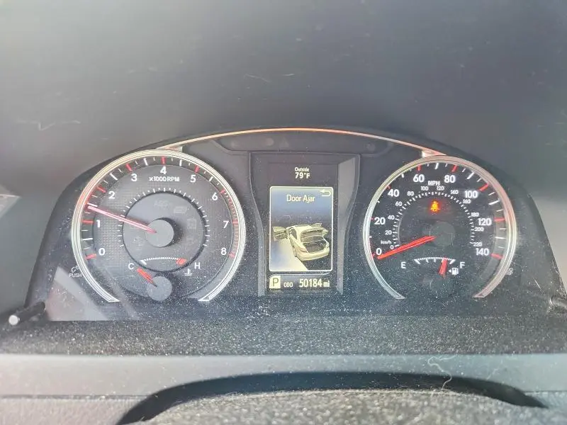 2015 TOYOTA CAMRY SE  