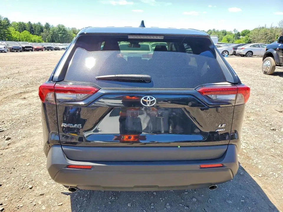 2022 TOYOTA RAV4 LE  