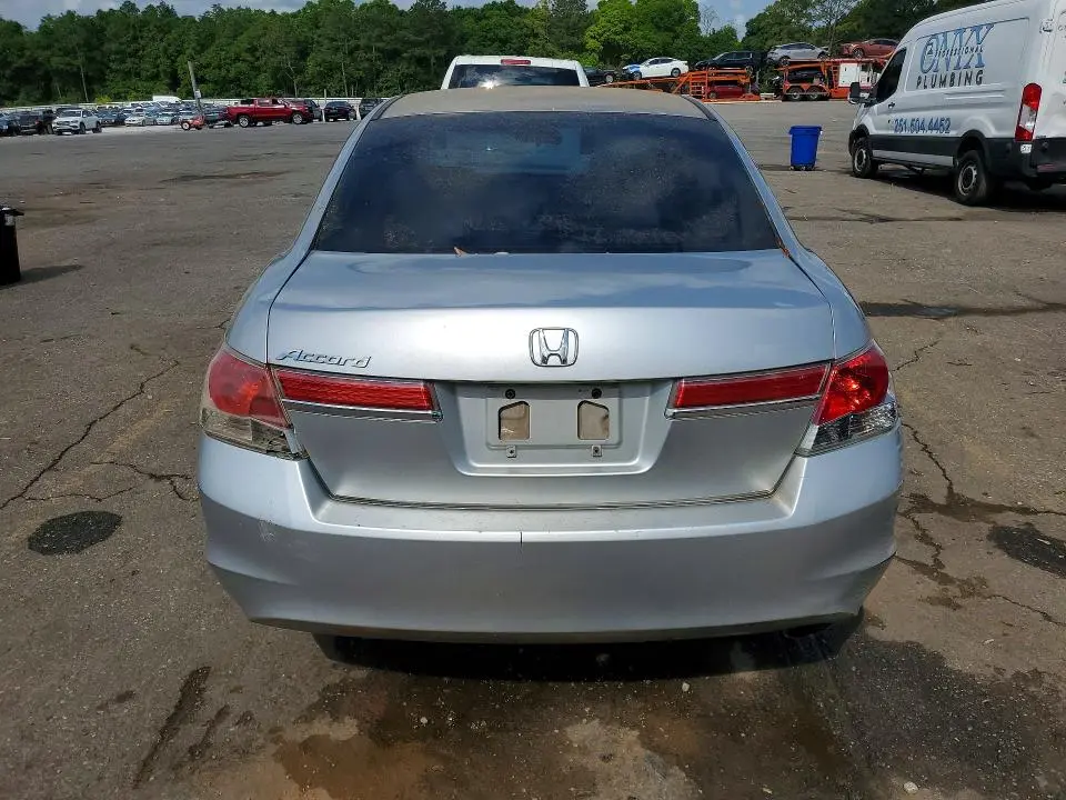 2011 HONDA ACCORD LX  